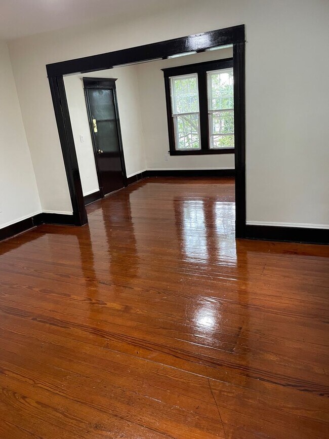 Building Photo - 236-238 College Street