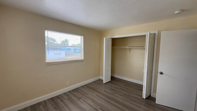 Building Photo - 1244 W 36th St
