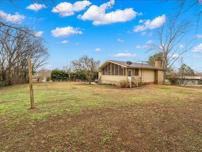 Building Photo - 650 Mize Cir