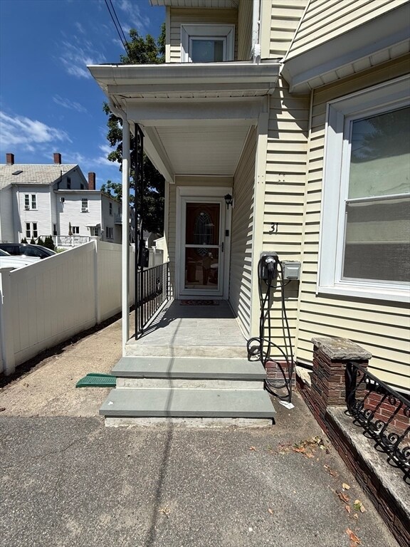 Building Photo - 31 Ladd St