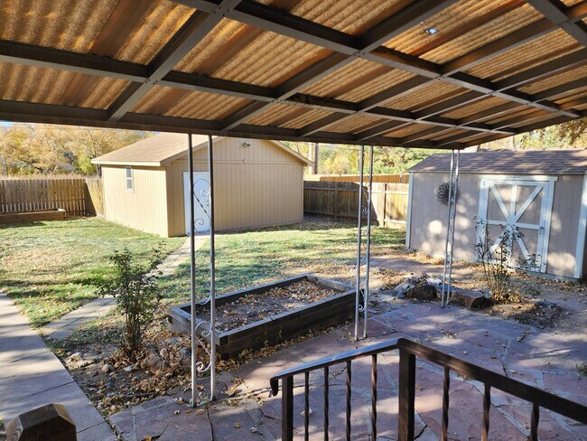 Building Photo - 2618 N Prospect St