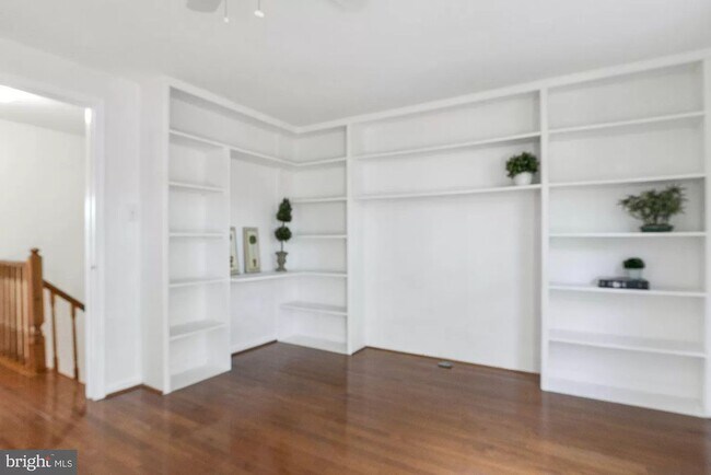Building Photo - 10606 Tuppence Ct