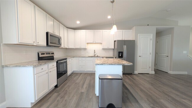 Building Photo - 1117 Baseball Dr