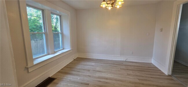 Building Photo - 496 Rothrock Ave