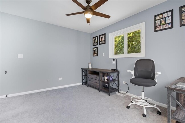 Building Photo - 830 Russell Ave