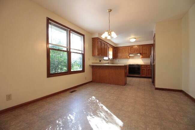 Building Photo - 205 Farmer Rd