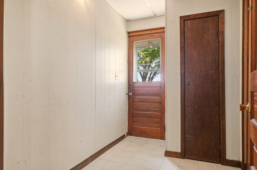 Building Photo - 13979 Fedora Rd