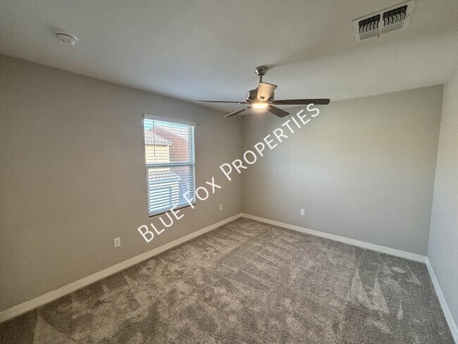 Building Photo - 1048 E Descent St