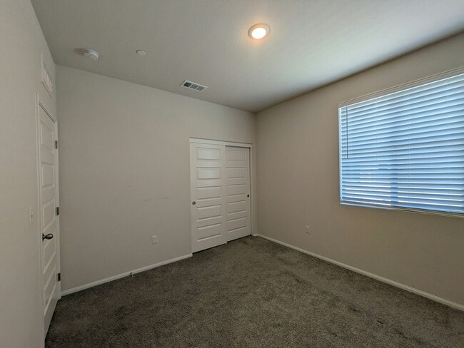 Building Photo - 2035 Bergamot St