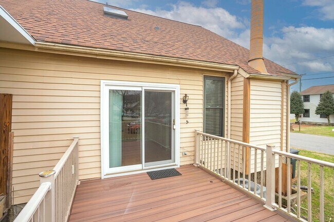 Building Photo - 5419 Hickory Park Dr