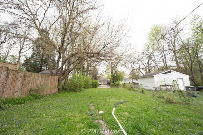 Building Photo - 1331 W 34th St