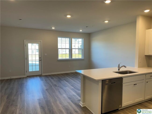 Building Photo - 1244 Martin St