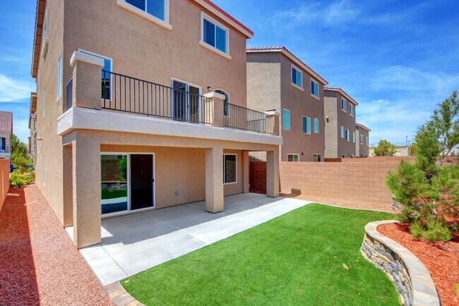 Building Photo - HUGE 3 Story, 5 Bedroom Home in the Southwest!
