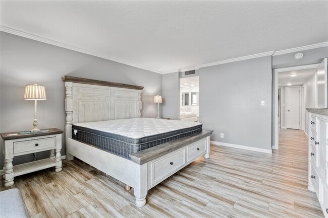 Building Photo - 2617 Cove Cay Dr
