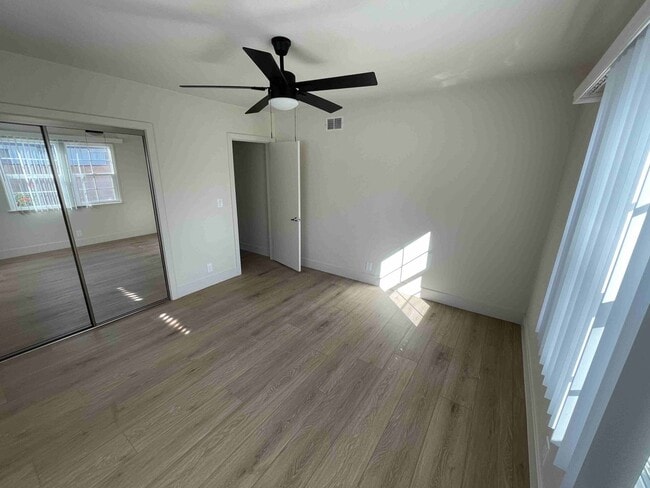 Building Photo - COMPLETELY REMODELED WOODLAND HILLS POOL H...