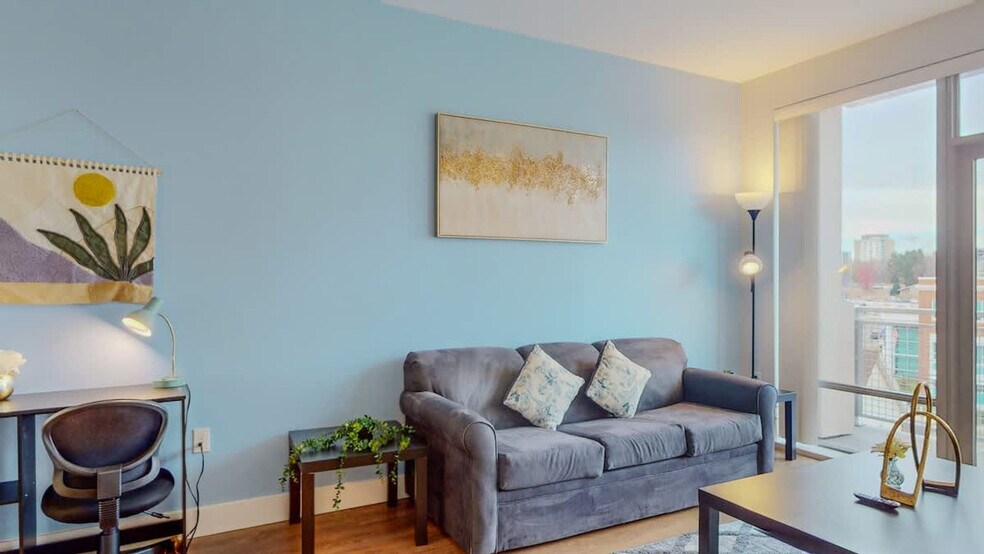 Building Photo - 545 Bedford St