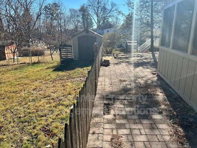 Building Photo - 127 College Cir