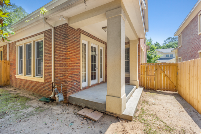 Building Photo - 1836 Ashley Hall Way