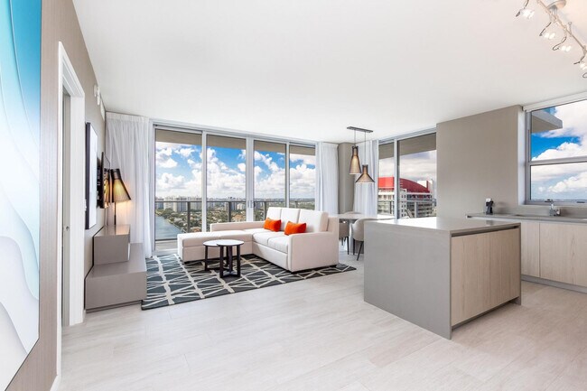 Building Photo - 2721 Hallandale Beach Blvd