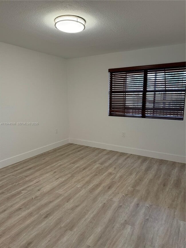 Building Photo - 10441 SW 155th Ct