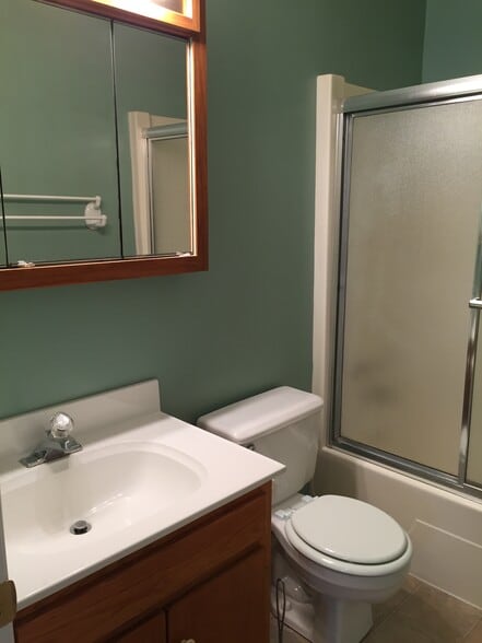 Building Photo - 365 Duo Dr