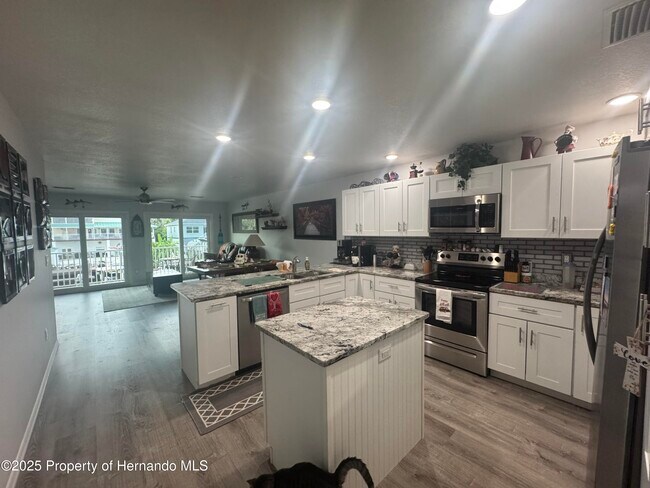 Building Photo - 6891 Clark St