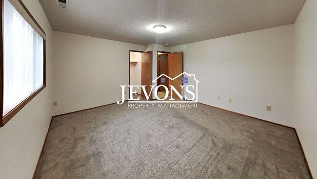 Building Photo - 209 N 72nd Ave