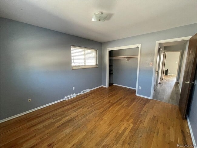 Building Photo - 2833 S Depew St