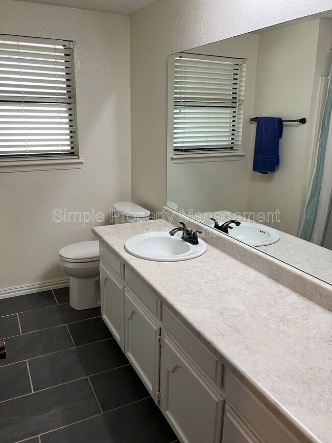 Building Photo - 1412 Del Norte Dr