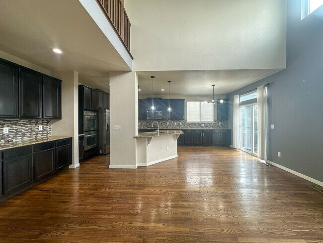 Building Photo - This 4bd home is waiting for you!