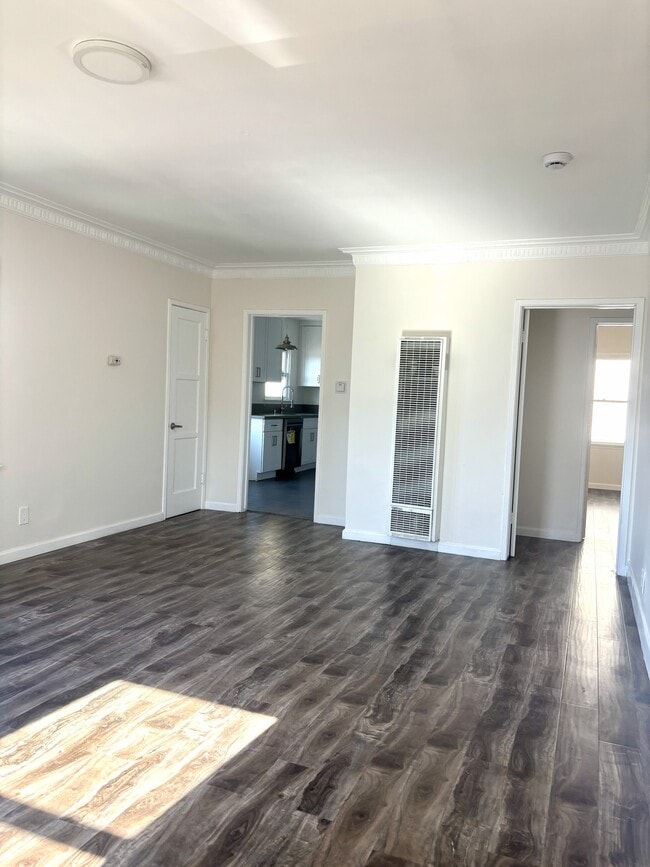 Building Photo - 936 Westmoreland Ave