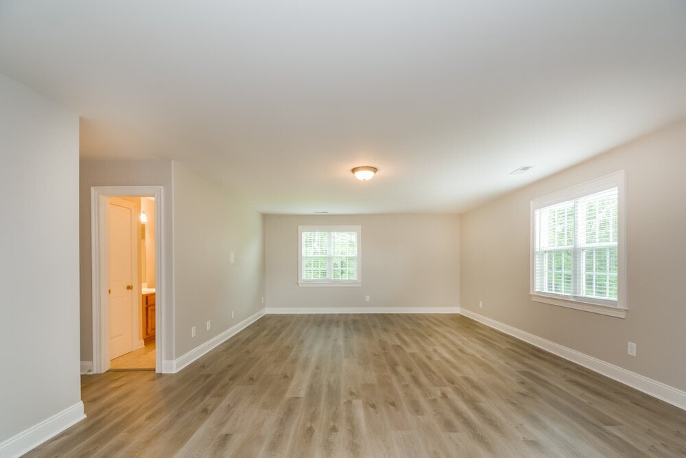 Building Photo - 684 Winding Oak Way