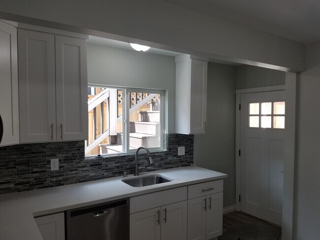 Building Photo - 9253 51st Ave S