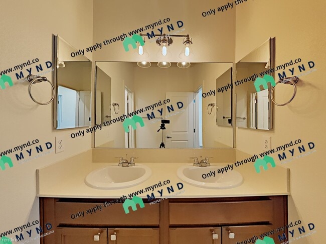 Building Photo - 3 br, 2.5 bath House - 4873 Black Falcon Way