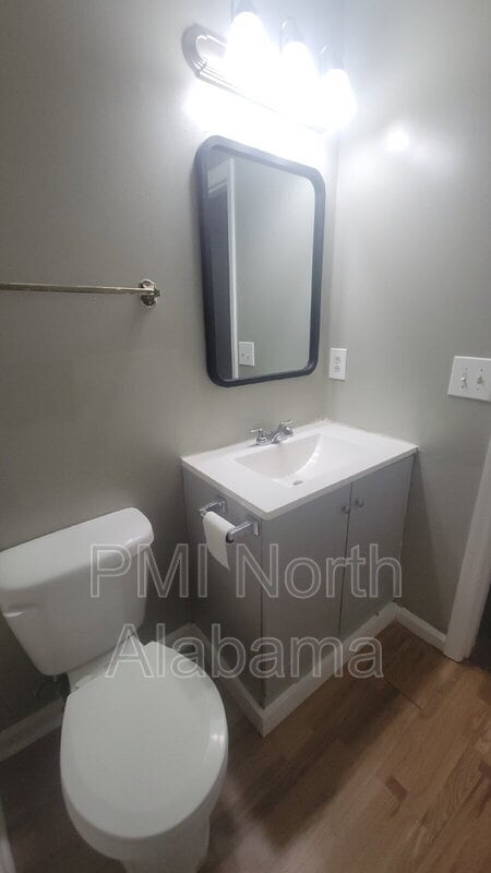 Building Photo - 4428 Bonnell Dr NW