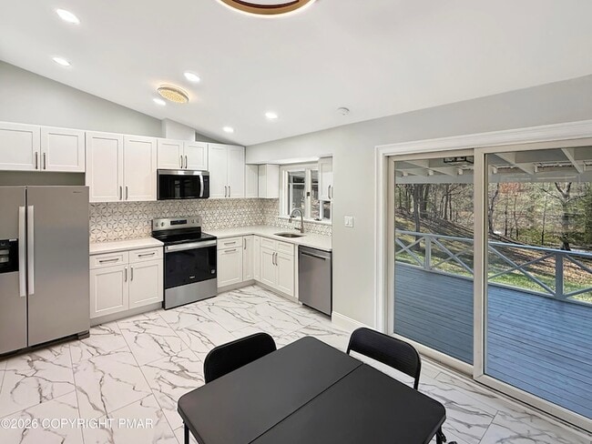 Building Photo - 308 Hemlock Ln