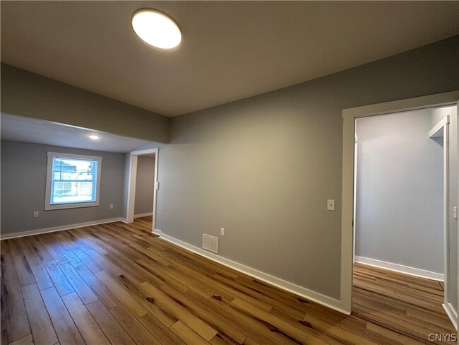 Building Photo - 128 Caroline Ave