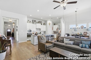 Building Photo - 123 Escondido