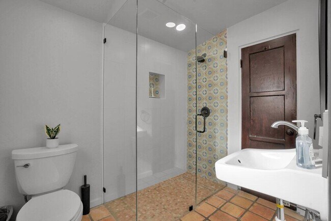 Building Photo - 52123 Avenida Diaz