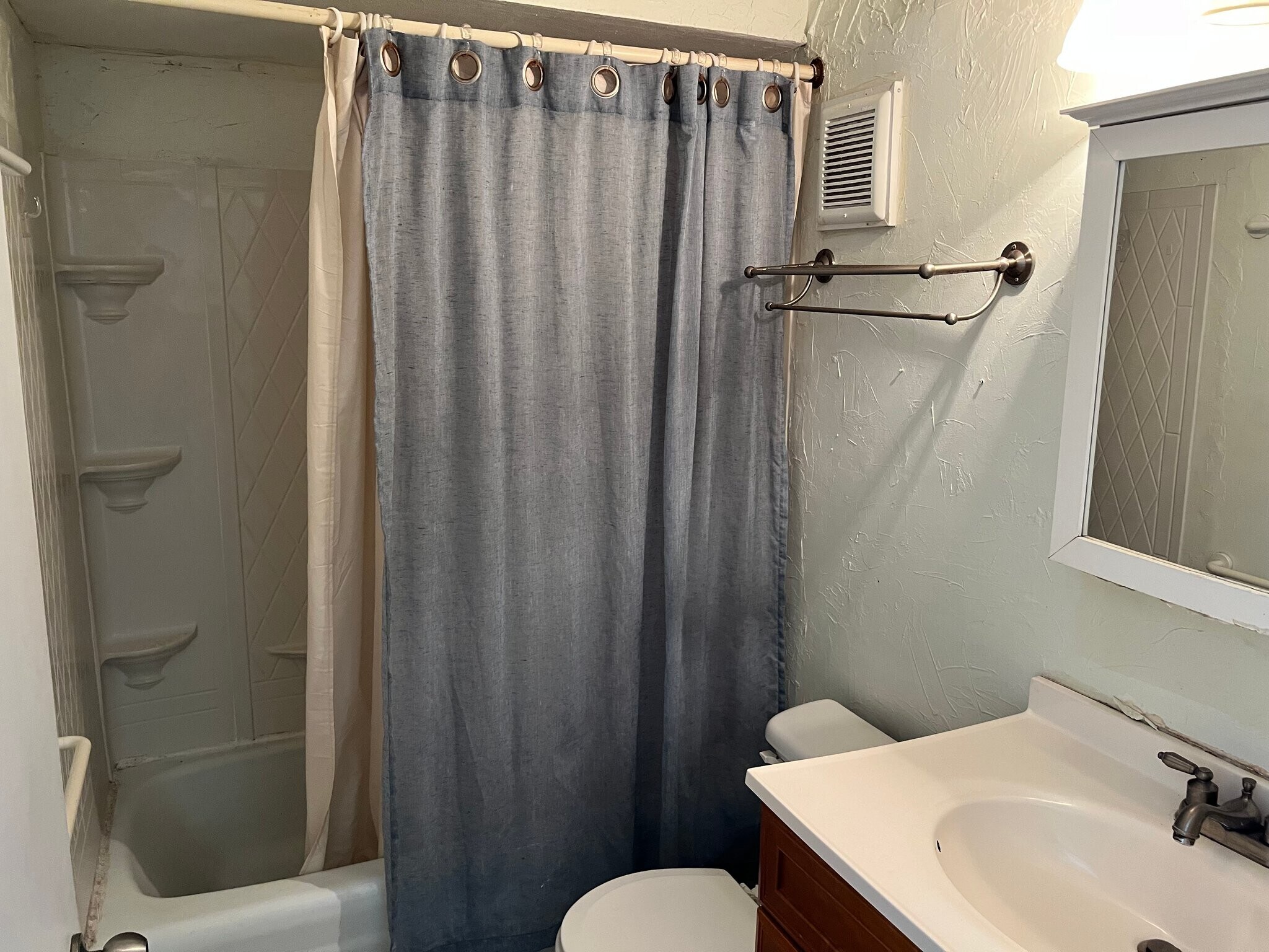 Building Photo - 2718 Painter Ave SW