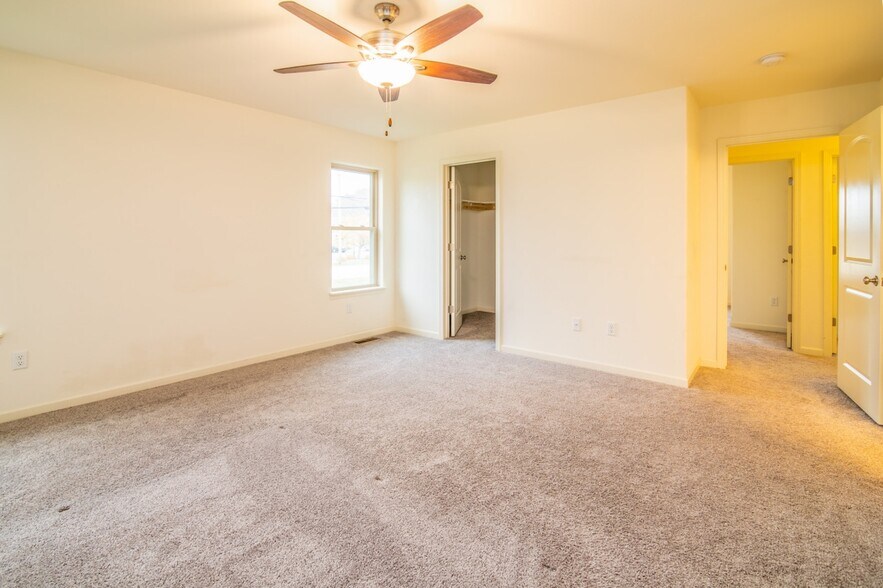 Building Photo - 501 Cobblestone Way