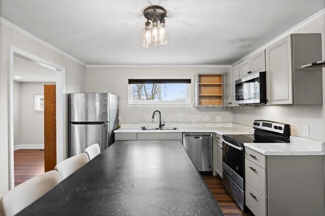 Building Photo - 5312 Slayton Ave