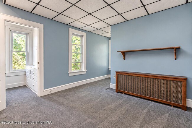 Building Photo - 1638 Sanderson Ave