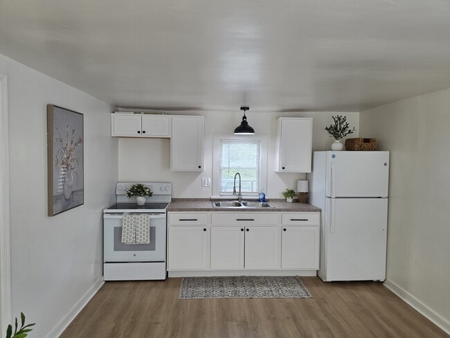 Building Photo - 29126 Santa Fe Dr