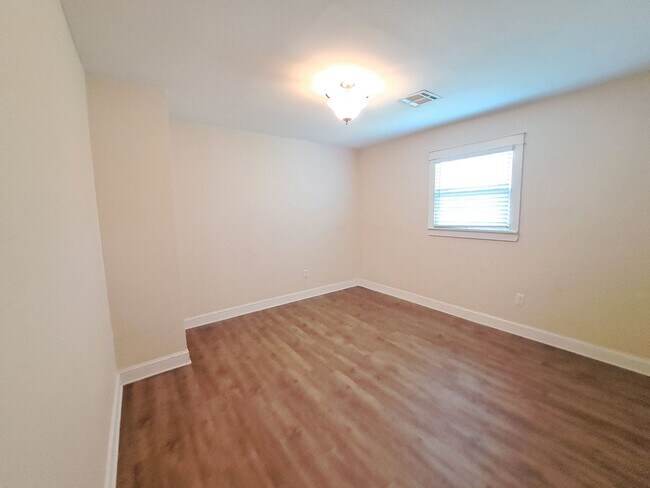 Building Photo - 9540 Stroelitz St