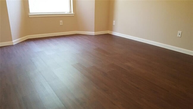 Building Photo - 6000 Shepherd Mountain Cove