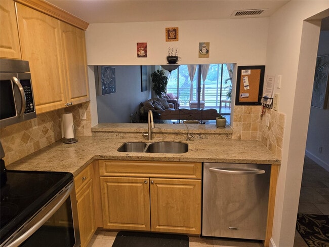 Building Photo - 9531 Seagrape Dr