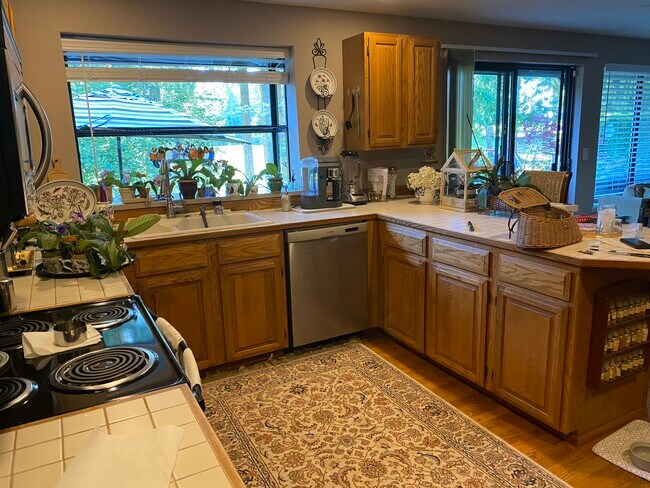 Building Photo - 25733 Lake Wilderness Country Club Dr SE