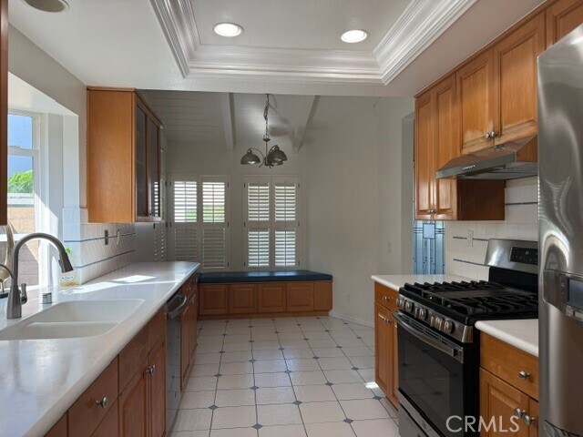 Building Photo - 24 Carver