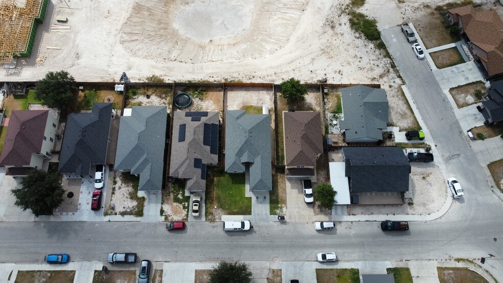 Building Photo - 1012 Tesoro Hls